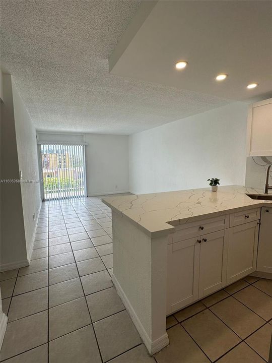 For Rent: $2,000 (1 beds, 1 baths, 605 Square Feet)