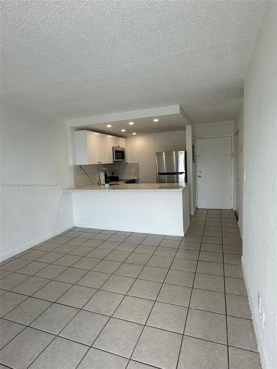 For Rent: $2,000 (1 beds, 1 baths, 605 Square Feet)