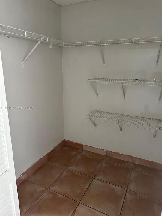 Activo con contrato: $2,999 (3 camas, 2 baños, 1520 Pies cuadrados)