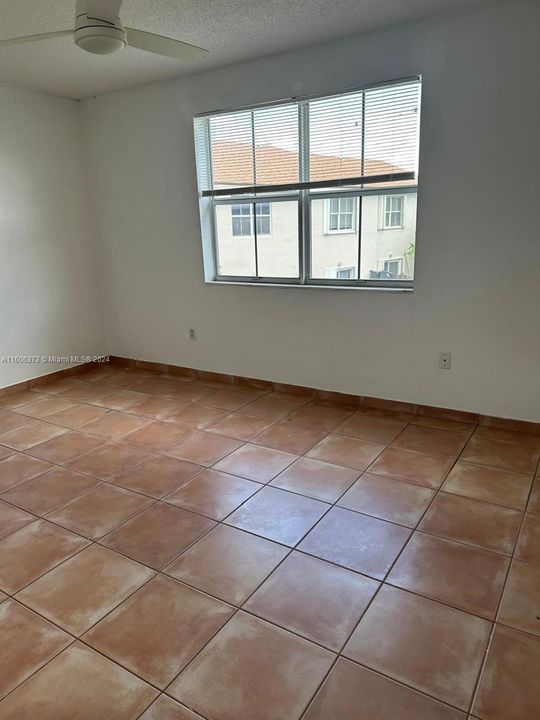 Recently Rented: $2,999 (3 beds, 2 baths, 1520 Square Feet)