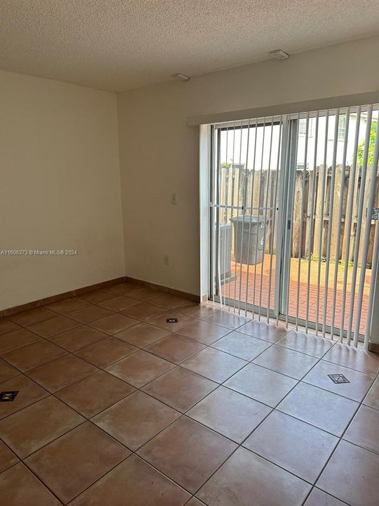 Recently Rented: $2,999 (3 beds, 2 baths, 1520 Square Feet)