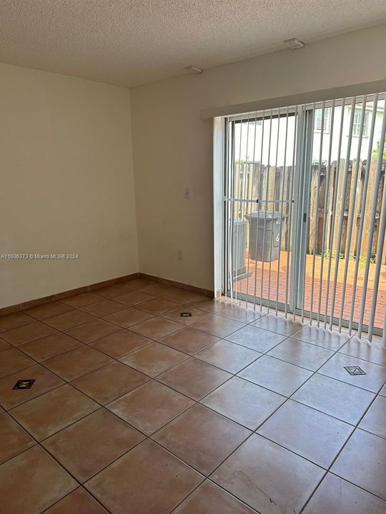 Recently Rented: $2,999 (3 beds, 2 baths, 1520 Square Feet)