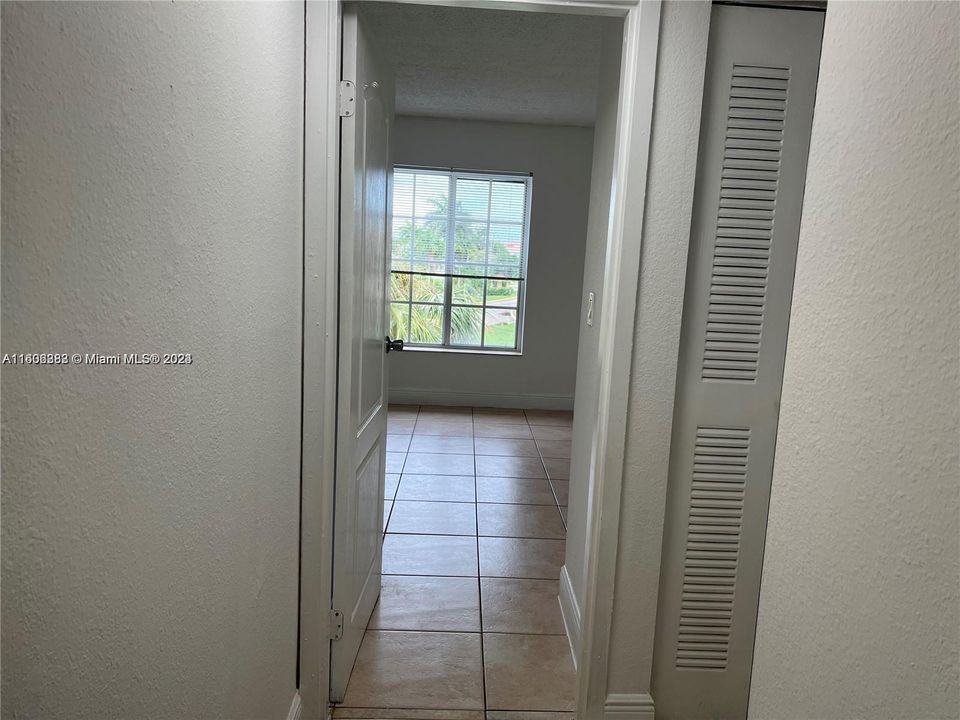 Recently Rented: $1,950 (1 beds, 1 baths, 810 Square Feet)