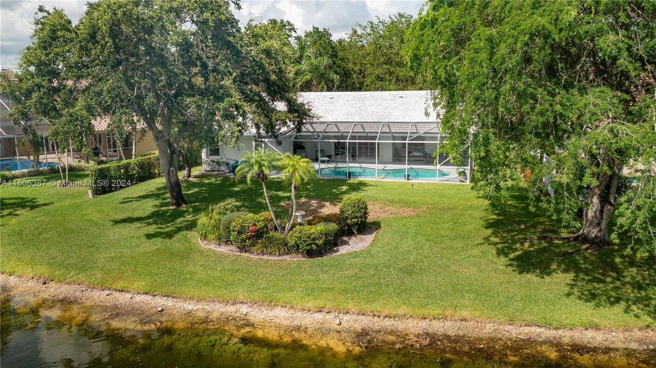 En Venta: $780,000 (4 camas, 2 baños, 2220 Pies cuadrados)