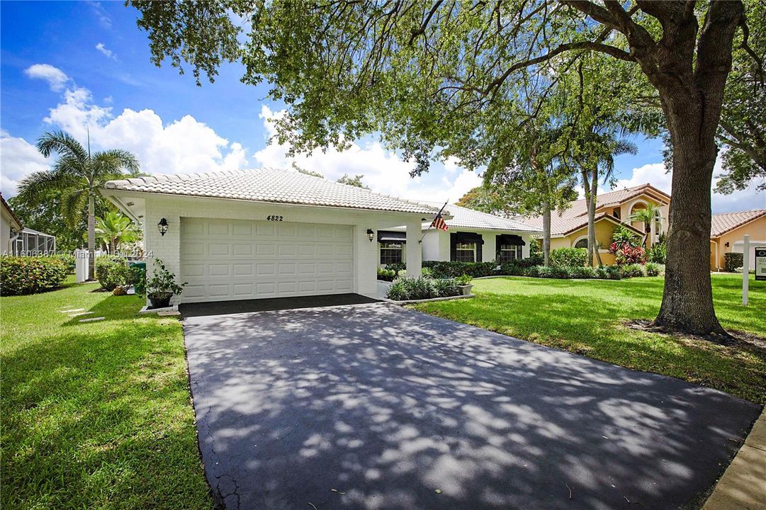 For Sale: $780,000 (4 beds, 2 baths, 2220 Square Feet)