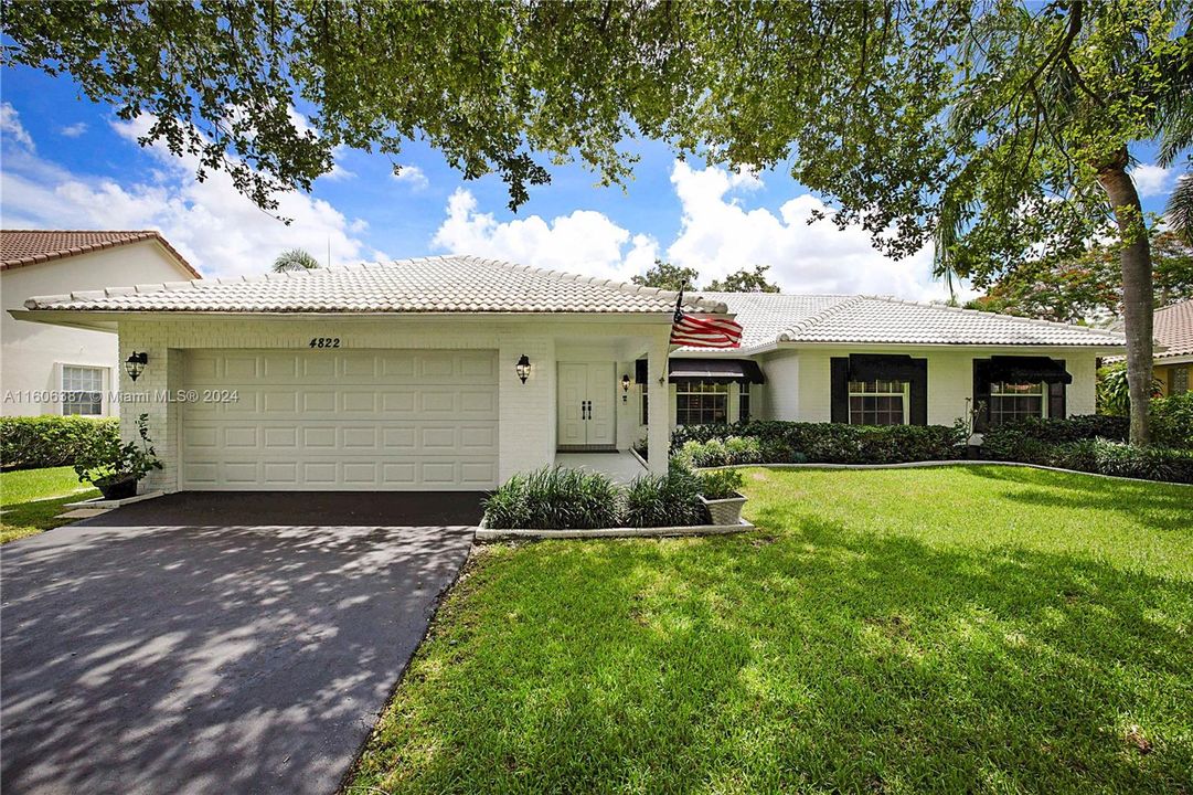 For Sale: $780,000 (4 beds, 2 baths, 2220 Square Feet)