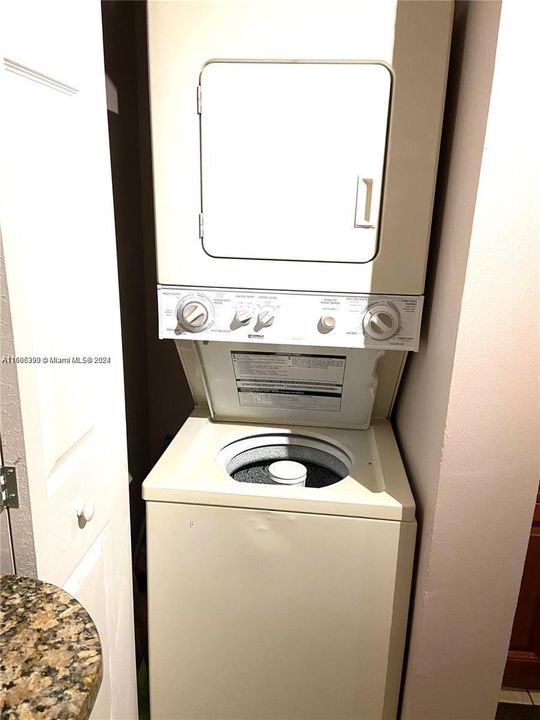 washer/dryer.  Water included