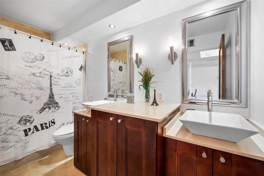 Shower/tub combination