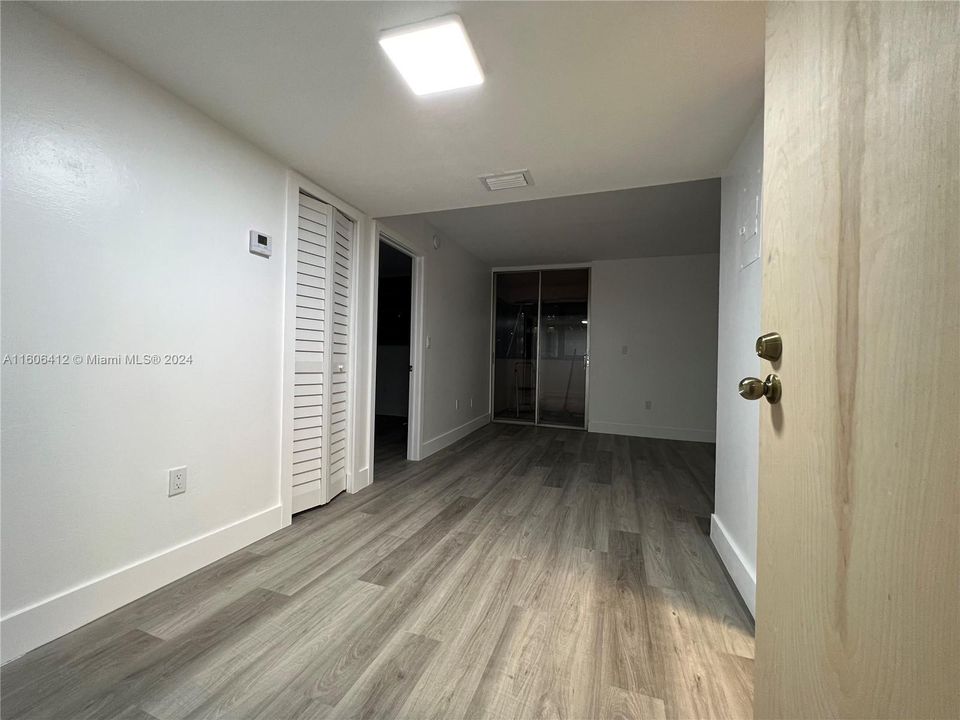 For Sale: $225,000 (1 beds, 1 baths, 506 Square Feet)