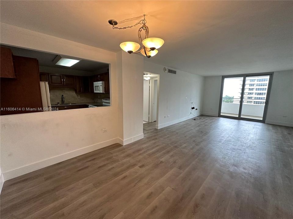 For Rent: $3,200 (2 beds, 2 baths, 1048 Square Feet)