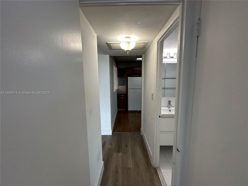 For Rent: $3,200 (2 beds, 2 baths, 1048 Square Feet)