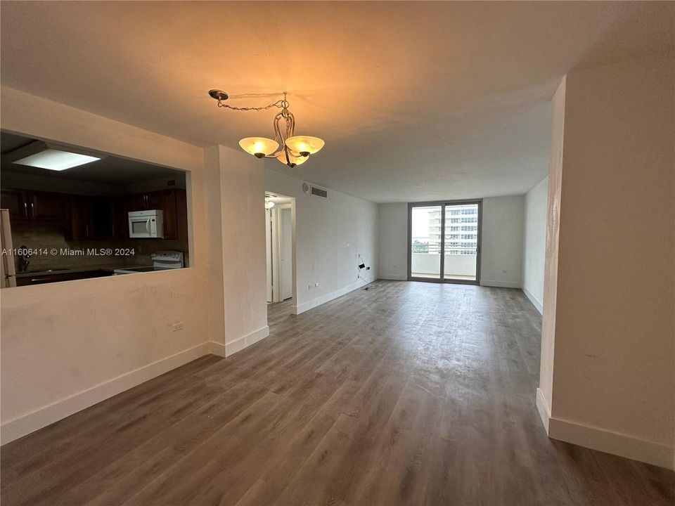 For Rent: $3,200 (2 beds, 2 baths, 1048 Square Feet)