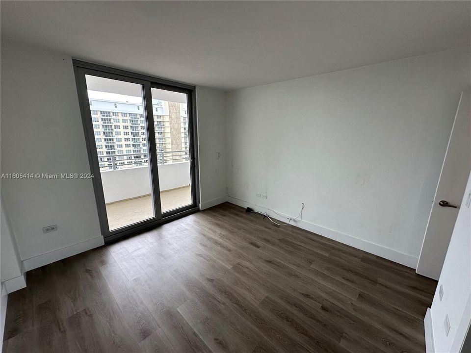 Recently Rented: $2,975 (2 beds, 2 baths, 1048 Square Feet)