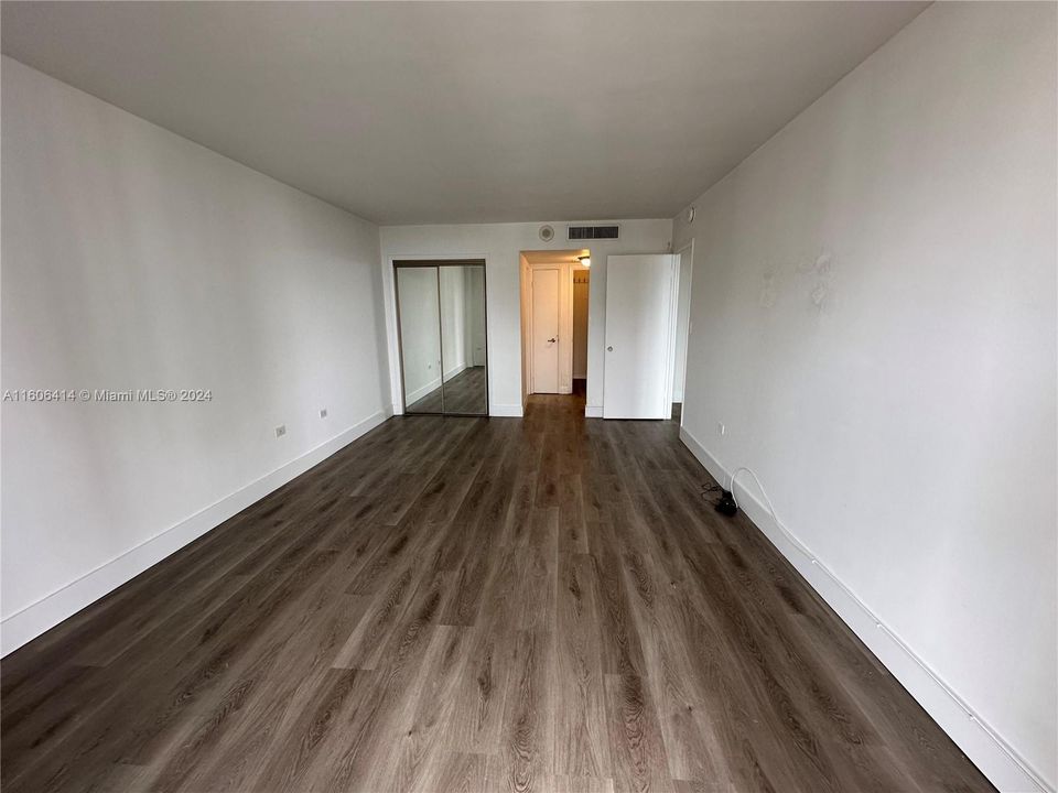 For Rent: $3,200 (2 beds, 2 baths, 1048 Square Feet)
