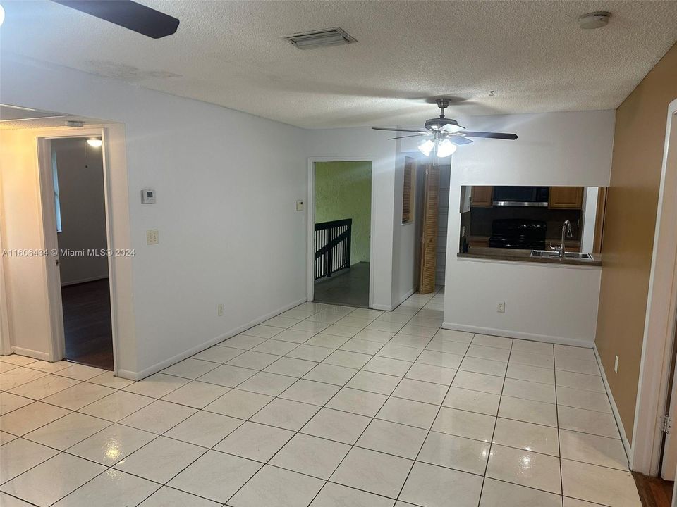 For Rent: $2,500 (3 beds, 2 baths, 858 Square Feet)