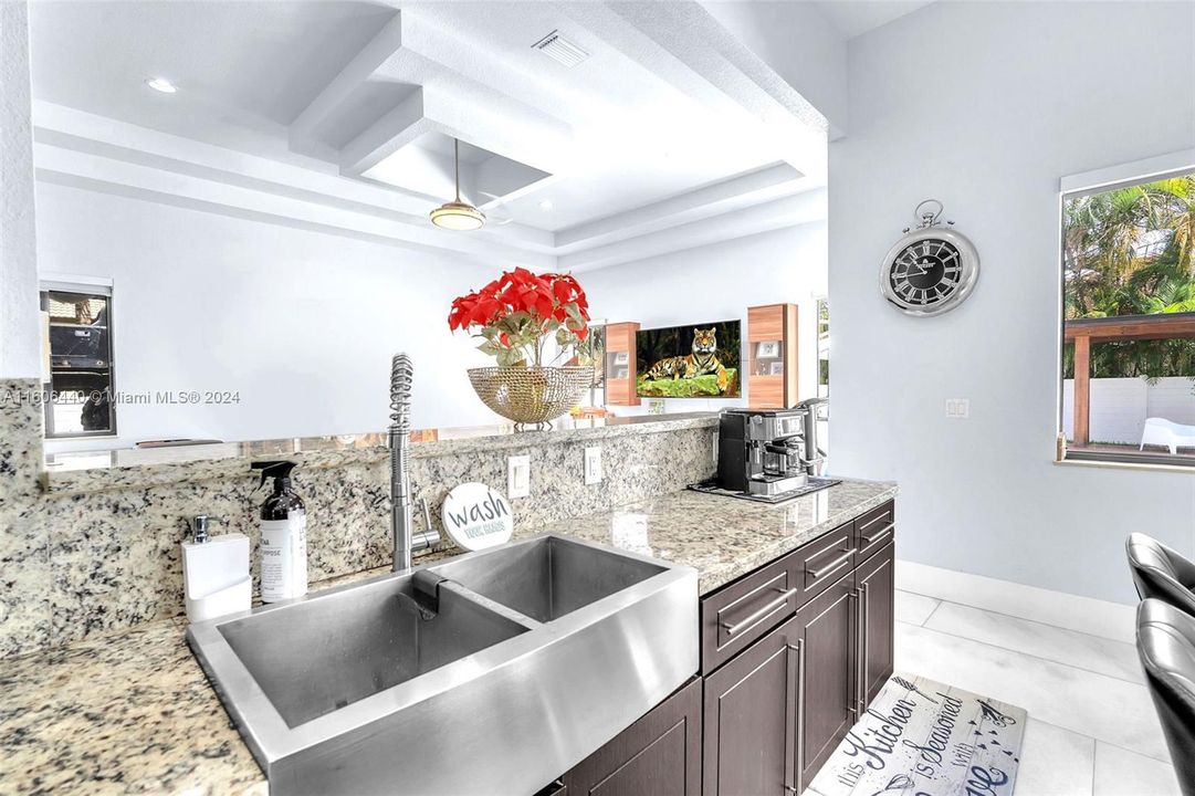 Recently Sold: $2,300,000 (4 beds, 4 baths, 3891 Square Feet)