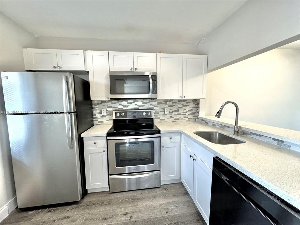 For Rent: $2,600 (3 beds, 2 baths, 1073 Square Feet)