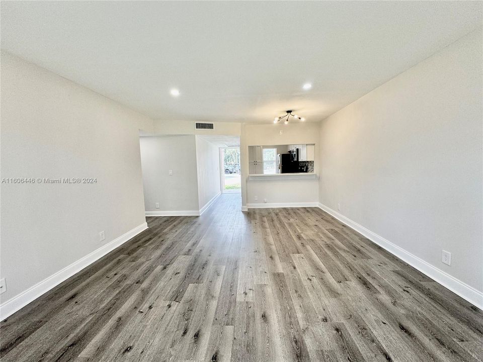 For Rent: $2,600 (3 beds, 2 baths, 1073 Square Feet)