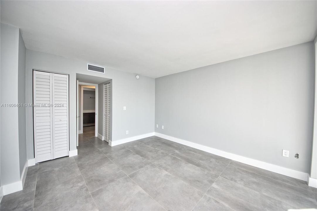 For Sale: $299,000 (2 beds, 2 baths, 1674 Square Feet)