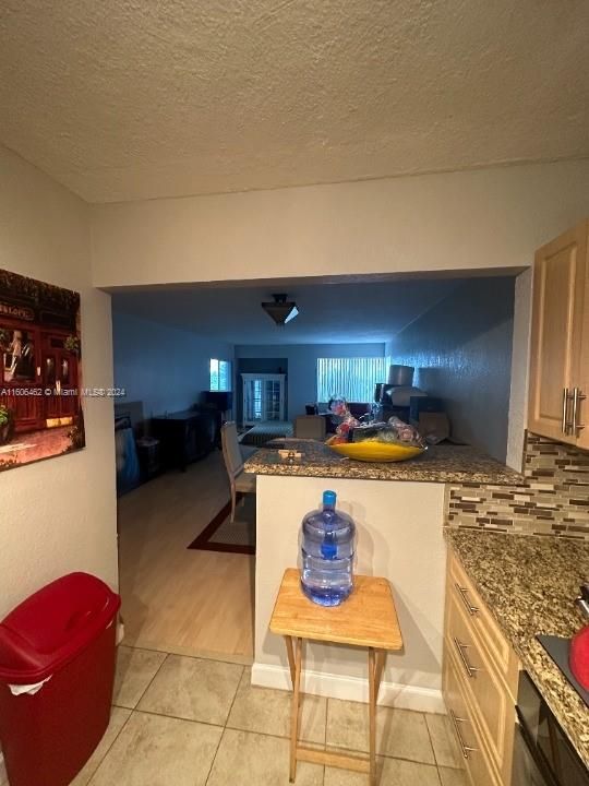 For Sale: $79,900 (1 beds, 1 baths, 850 Square Feet)