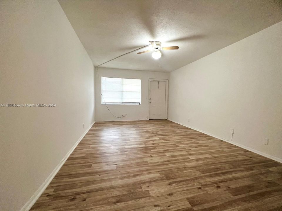For Rent: $1,500 (1 beds, 1 baths, 620 Square Feet)