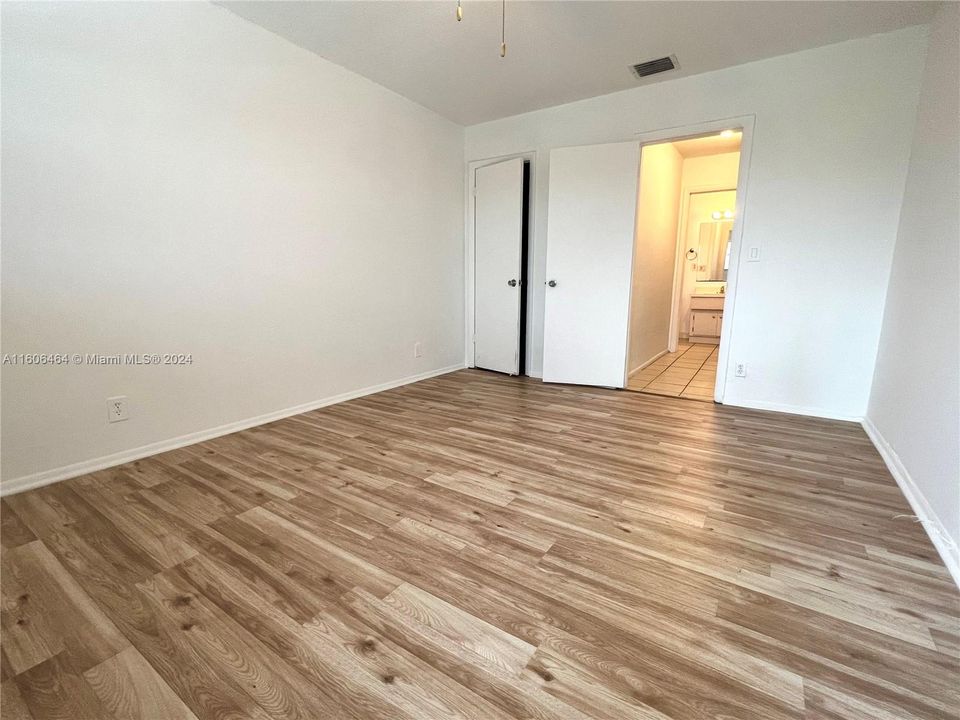 For Rent: $1,500 (1 beds, 1 baths, 620 Square Feet)