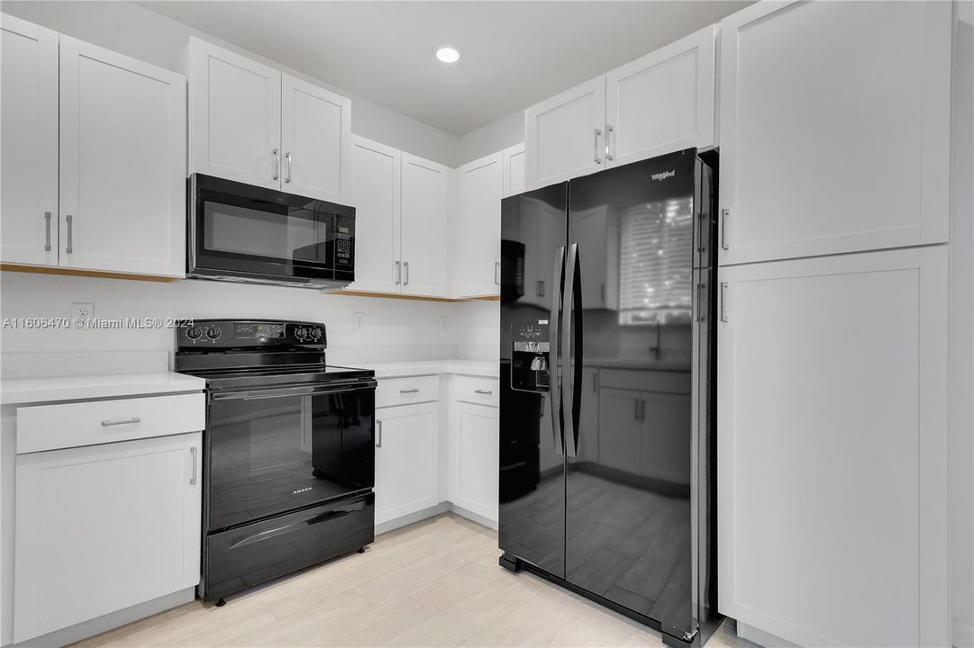 For Sale: $365,000 (3 beds, 2 baths, 1302 Square Feet)