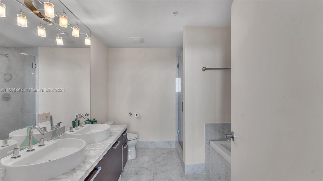 For Sale: $770,000 (2 beds, 2 baths, 1363 Square Feet)