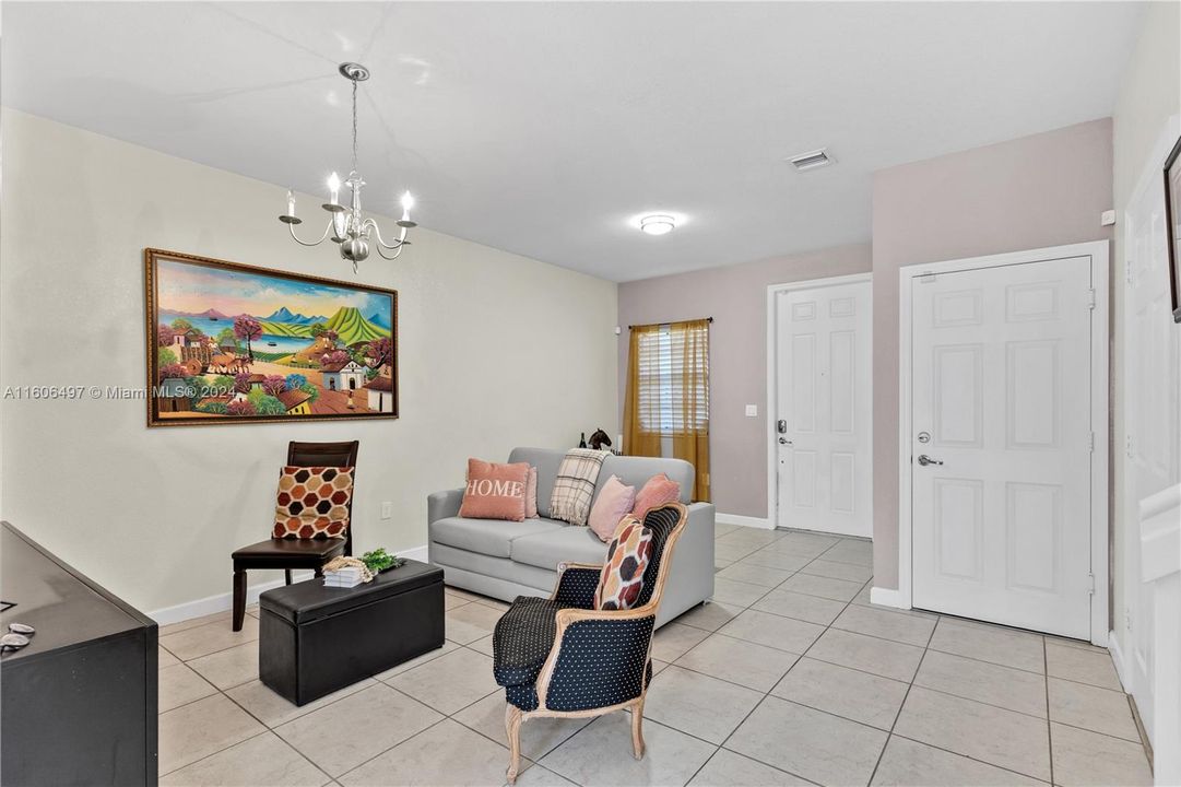 For Sale: $389,500 (3 beds, 2 baths, 1512 Square Feet)