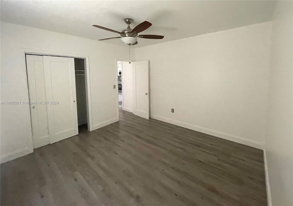 For Rent: $3,250 (3 beds, 1 baths, 1090 Square Feet)