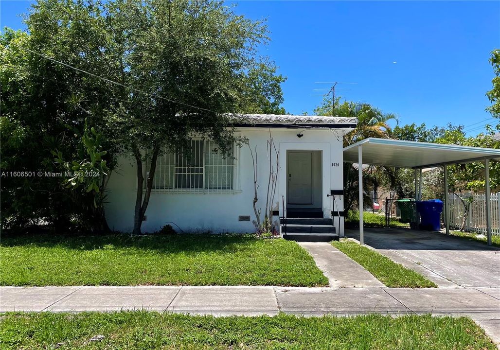 For Rent: $3,250 (3 beds, 1 baths, 1090 Square Feet)