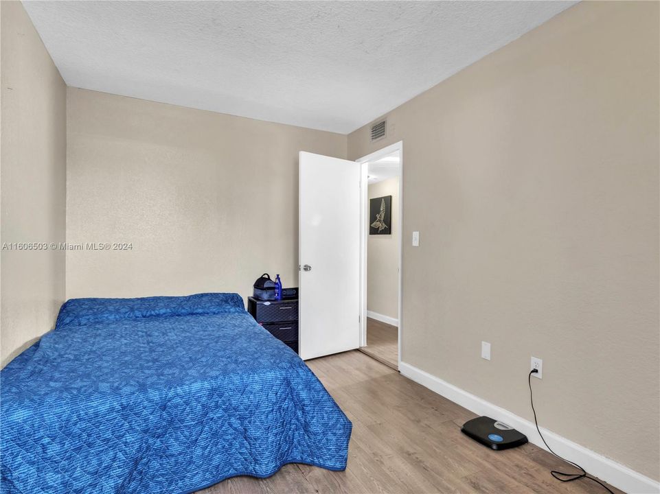 For Rent: $3,000 (3 beds, 2 baths, 1275 Square Feet)