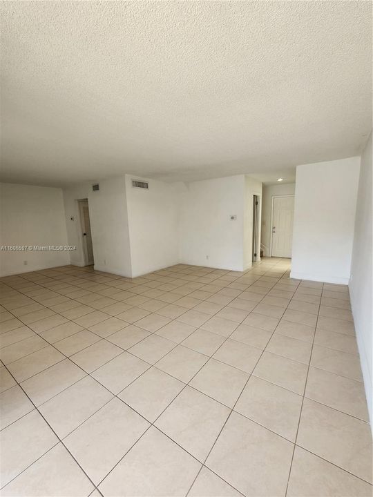 For Rent: $2,600 (2 beds, 2 baths, 1417 Square Feet)