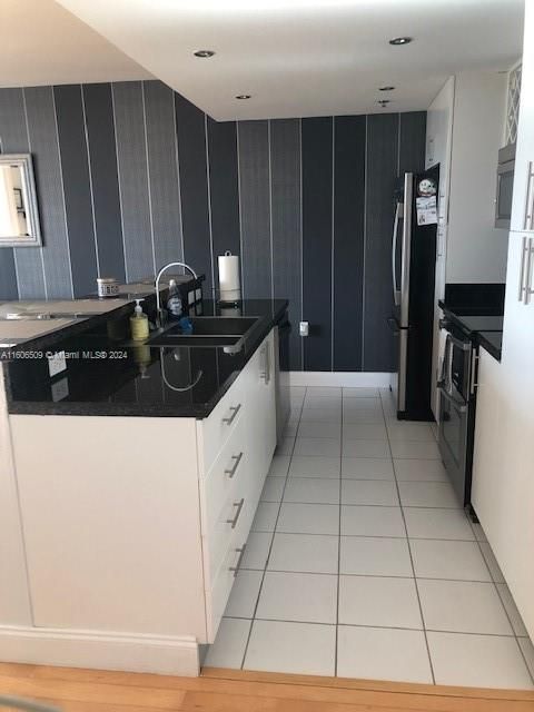 Recently Rented: $2,700 (1 beds, 1 baths, 714 Square Feet)