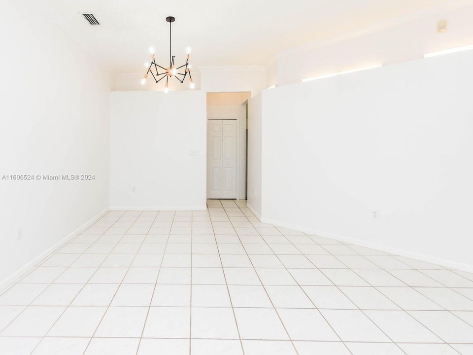 For Rent: $2,900 (3 beds, 2 baths, 1589 Square Feet)