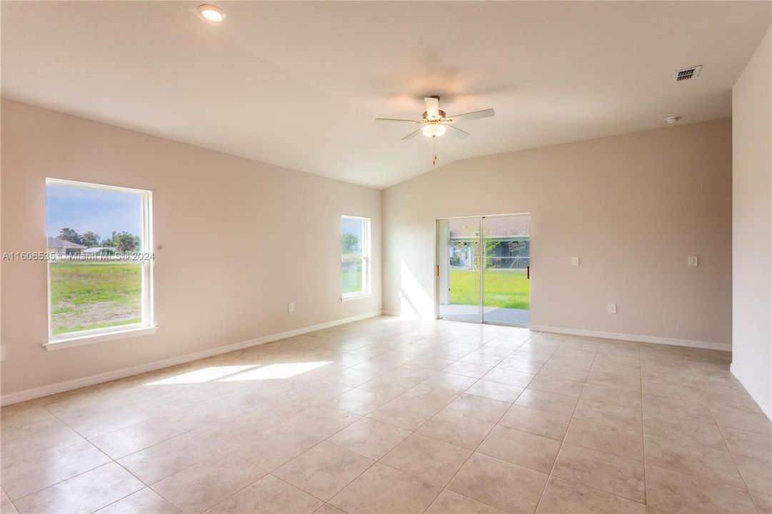 For Sale: $379,000 (4 beds, 2 baths, 1803 Square Feet)