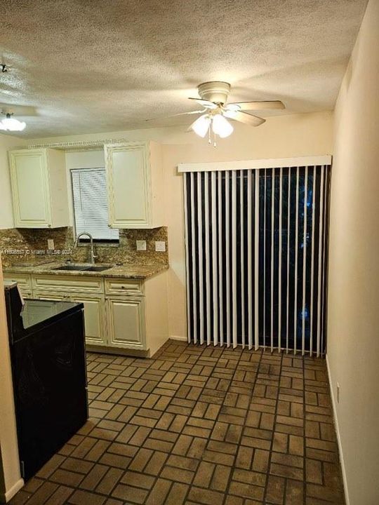 For Rent: $2,100 (1 beds, 1 baths, 3079 Square Feet)