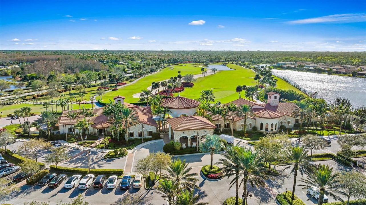 Dining with a view of the 18th hole.