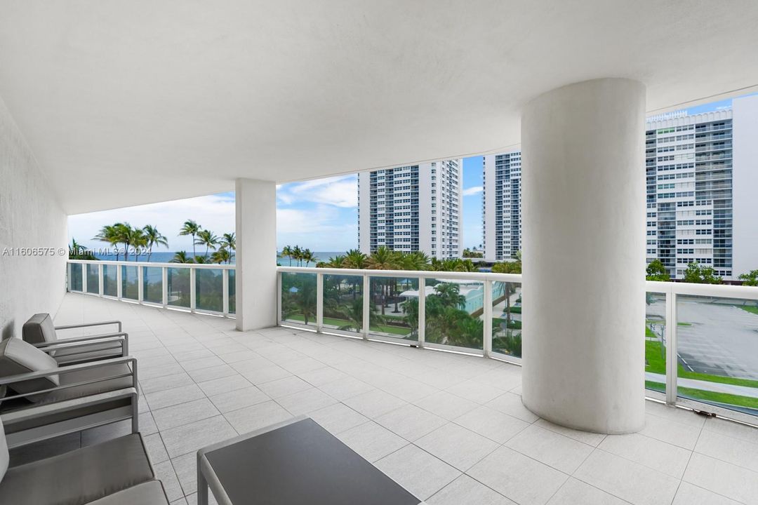 For Sale: $1,130,000 (2 beds, 2 baths, 1782 Square Feet)