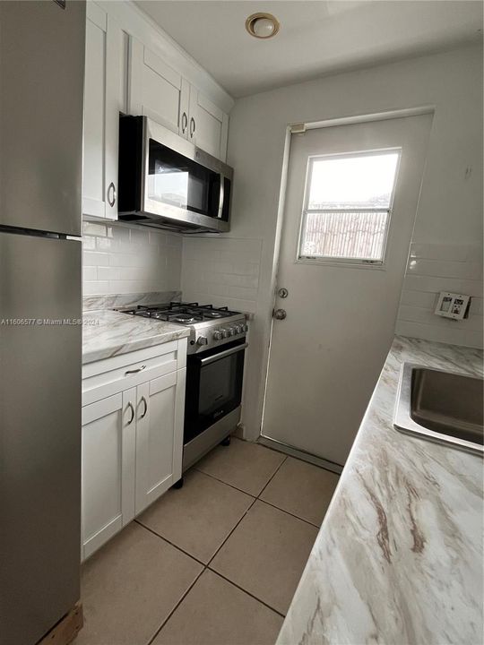 For Rent: $2,875 (1 beds, 1 baths, 626 Square Feet)