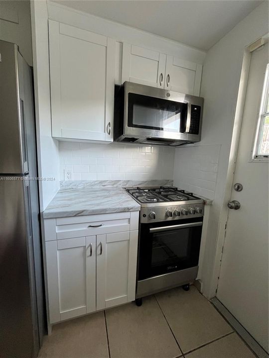 For Rent: $2,875 (1 beds, 1 baths, 626 Square Feet)