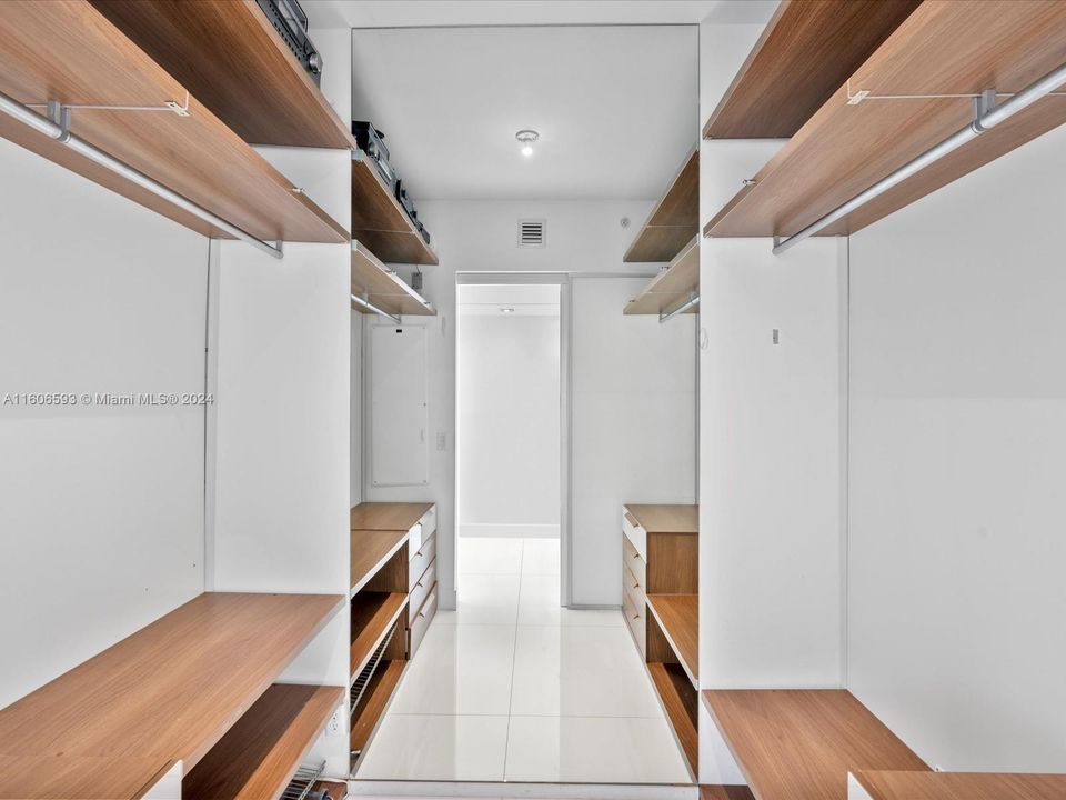 En Venta: $1,750,000 (1 camas, 2 baños, 1161 Pies cuadrados)