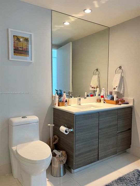 Active With Contract: $4,400 (2 beds, 2 baths, 1165 Square Feet)