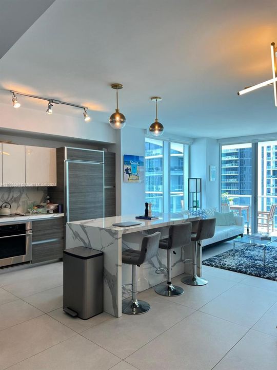 Active With Contract: $4,400 (2 beds, 2 baths, 1165 Square Feet)