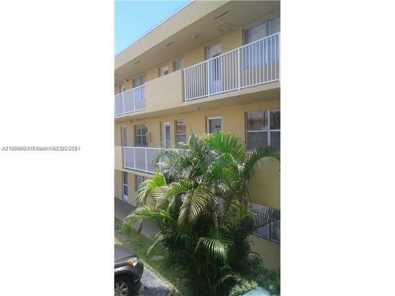 For Rent: $1,900 (2 beds, 2 baths, 994 Square Feet)