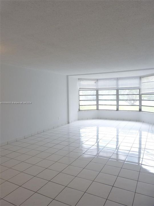 Recently Rented: $1,900 (2 beds, 2 baths, 994 Square Feet)