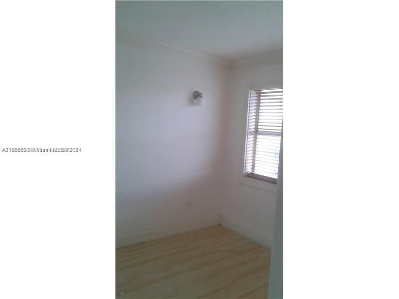 For Rent: $1,900 (2 beds, 2 baths, 994 Square Feet)