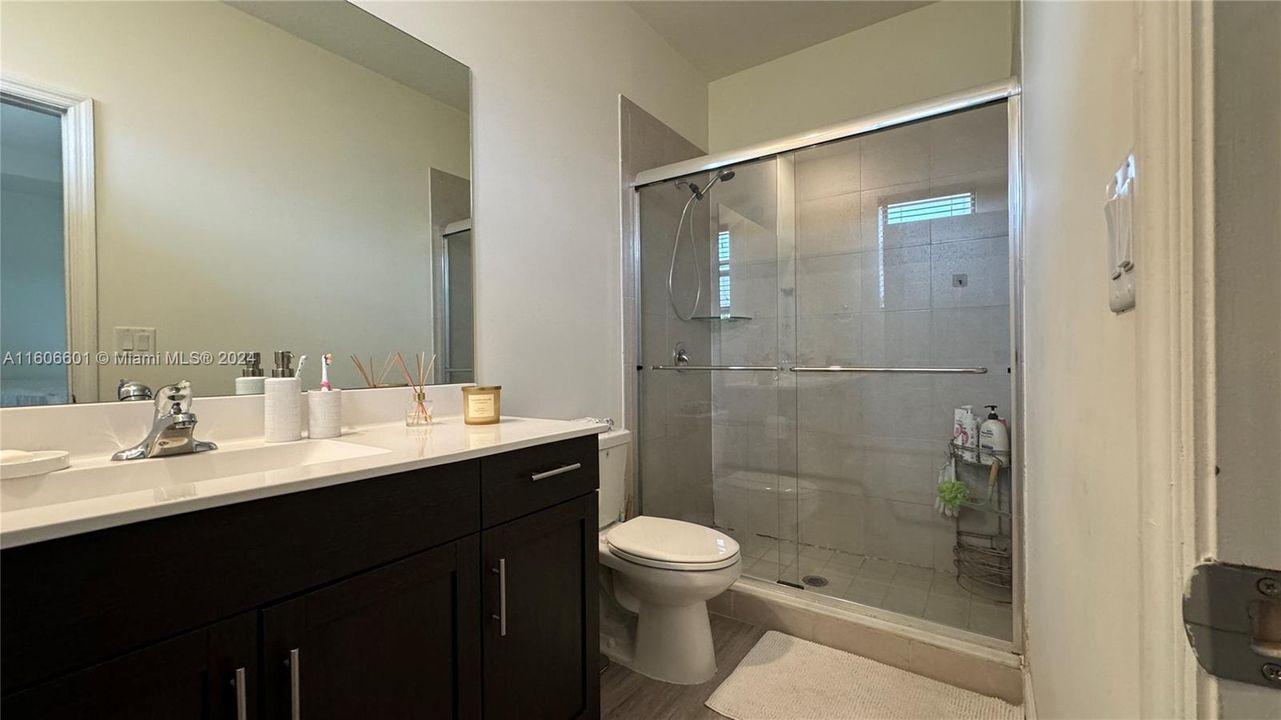 Active With Contract: $3,050 (3 beds, 2 baths, 1650 Square Feet)