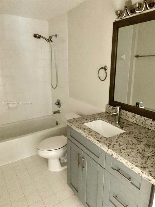 For Rent: $2,700 (2 beds, 2 baths, 963 Square Feet)