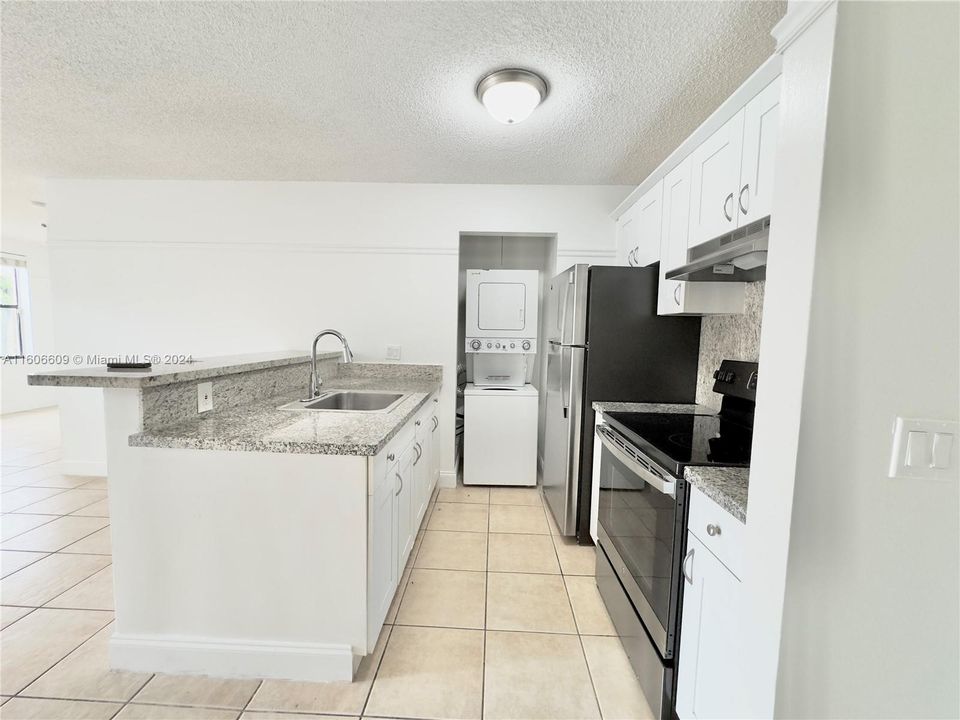 For Rent: $1,700 (1 beds, 1 baths, 470 Square Feet)